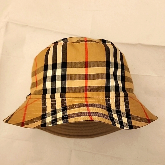 BURBERRY Reversible Novo Check Bucket Hat Gabardine Tan Classic Plaid - Picture 5 of 8